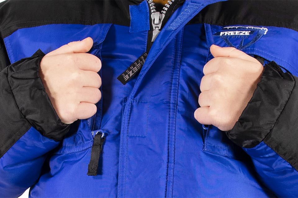 Adjustable wrist cuffs keep wind and precipitation from going up the arms